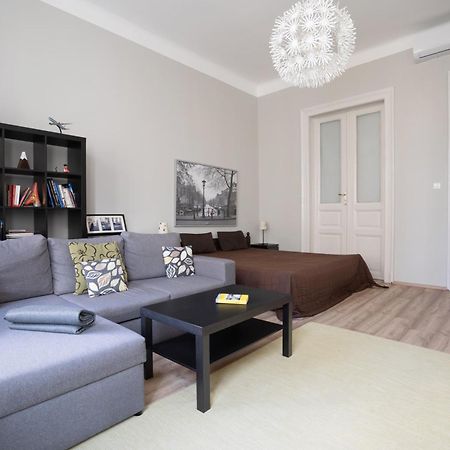 Bpr Castle Hill Apartment With Garden Budapest Exterior photo